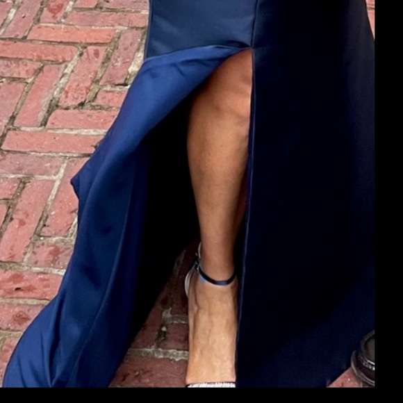 MARSONI NAVY OFF SHOULDERS ELEGANT SATIN GOWN size 10 MV1184 Fit & Flare gown. - Picture 6 of 7